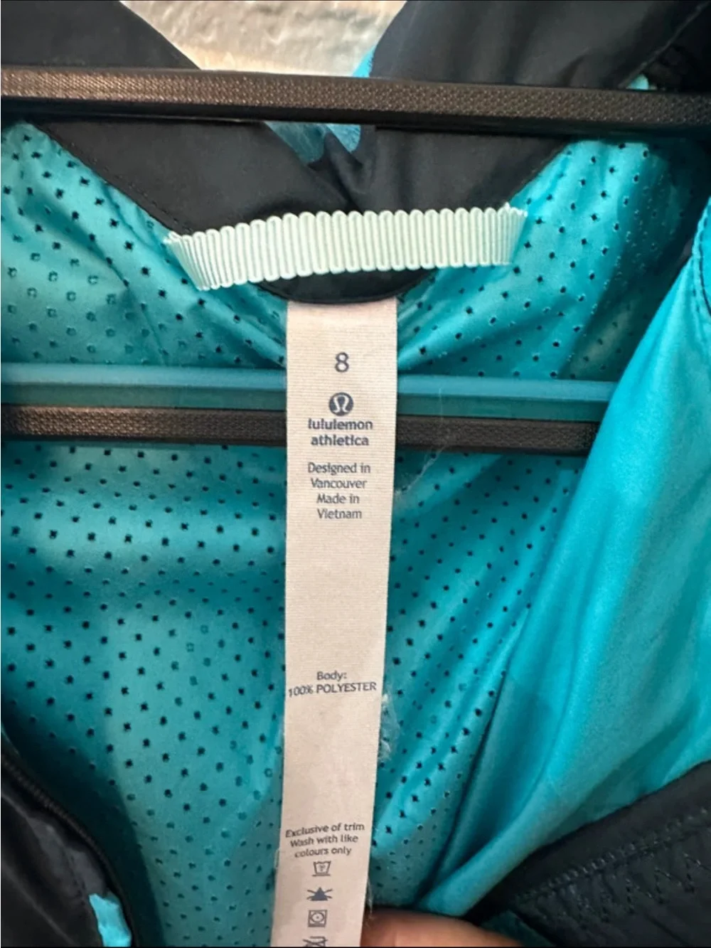 lululemon athletica Sleeveless Hooded Vest in Teal and Black